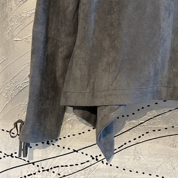 Cupcakes & Cashmere Open Front Faux Suede Jacket Size XS Grey NWOT - Picture 7 of 9
